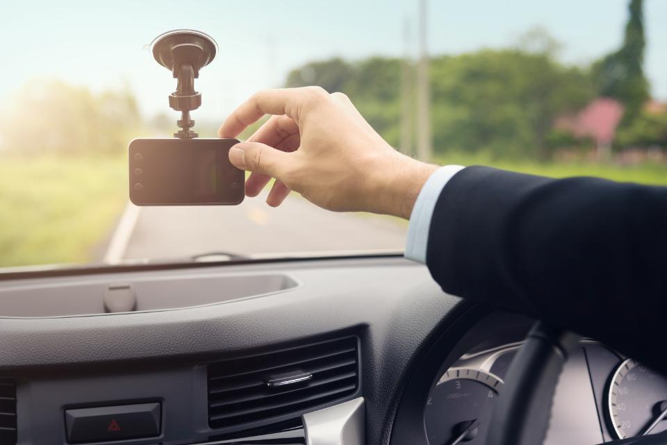 5 Reasons To Buy Dash Cameras For Fleet Vehicles - Techicy 5 Reasons To Buy Dash Cameras For Fleet Vehicles - Techicy
