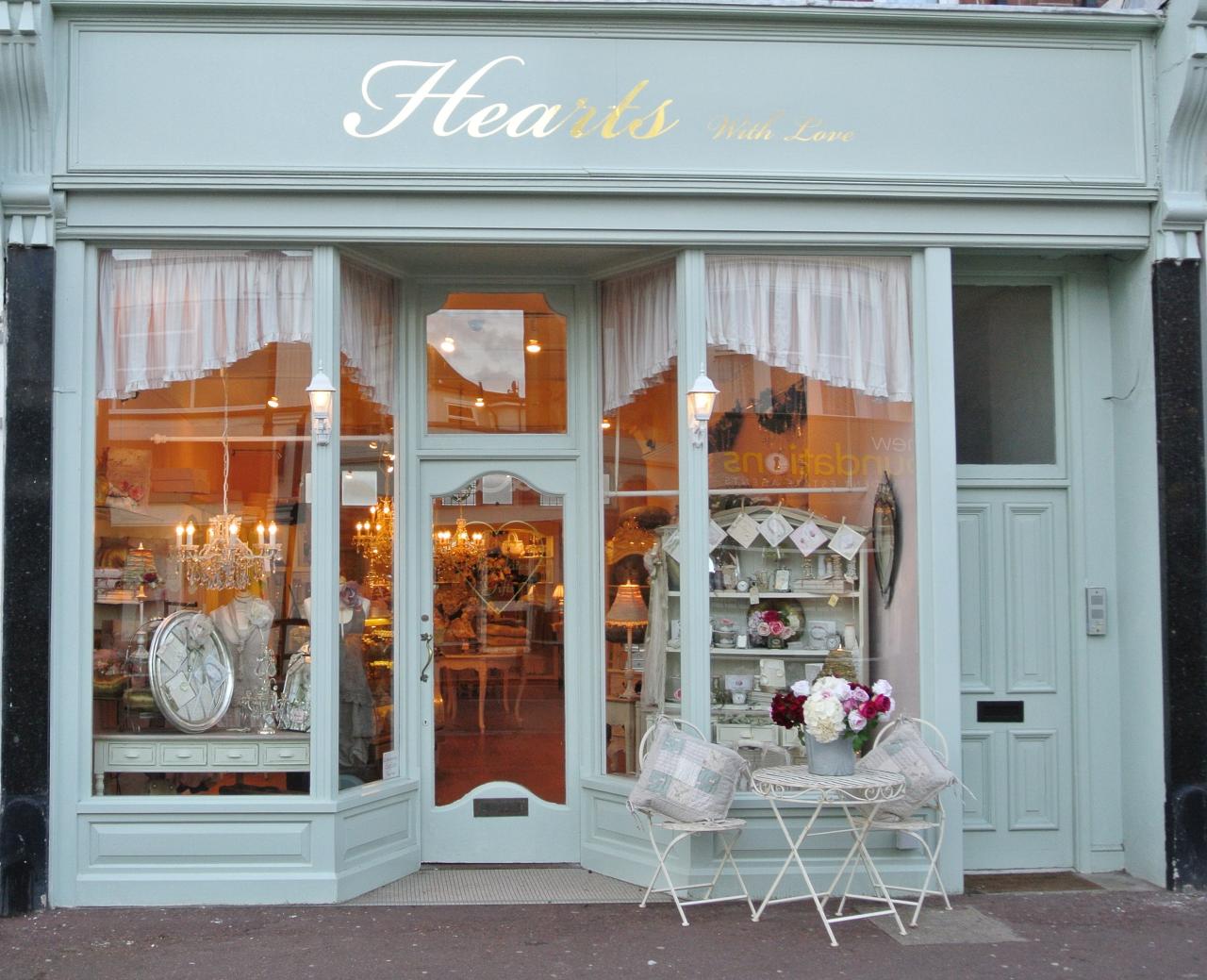 Pin by Rosie on Beautiful shops/cafés, etc | Shop window design, Shop ...
